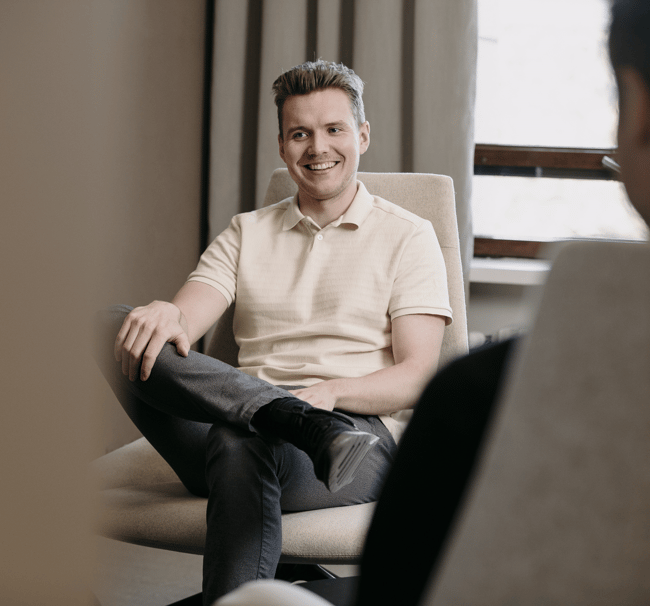 <span id="hs_cos_wrapper_name" class="hs_cos_wrapper hs_cos_wrapper_meta_field hs_cos_wrapper_type_text" style="" data-hs-cos-general-type="meta_field" data-hs-cos-type="text" >Esittelyssä Jussi Salmio, Finance Linkin Back Office Specialist</span>